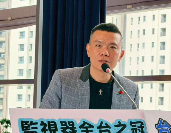 黃國昌、柯文哲宣布募款千萬挺新人　江和樹：有點不公平's story cover image