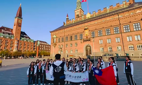 彰化大村國小合唱團瑞典奪世界金牌　中國打壓「不能秀國旗」成遺憾's story cover image