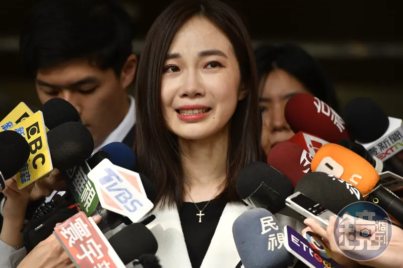 楊寶楨退出民眾黨「獨立選台中」　秀退黨書嗆：不認同黨內霸凌文化's story cover image