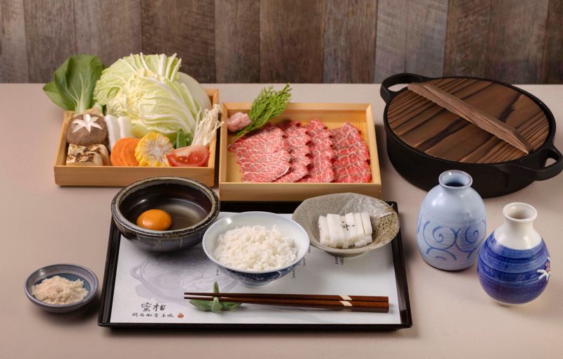 蛋慕斯惹禍？3人高燒上吐下瀉　業者：主動通報衛生局採檢化驗's story cover image