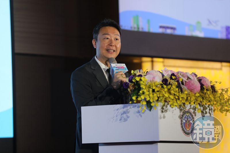 公私協力坐大產業鏈？　壽險業者成公共建設寵兒's story cover image