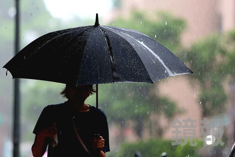 36度高溫遇雨彈！西南風強襲全台　氣象專家示警：嚴防瞬間強降雨