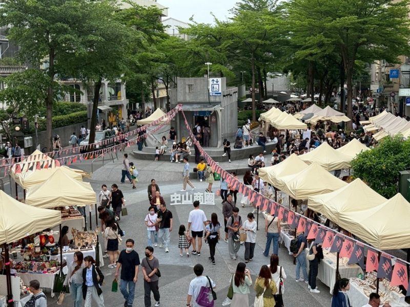 沿北捷走春／睏飽出門逛街去　星級餐廳、滷肉飯、商圈美食地圖一次看's story cover image