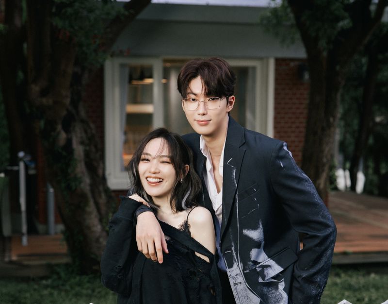 閻奕格被「恐怖情人」綁到手腳發麻！　新歌MV逼到極限：連嘴都被封住's story cover image