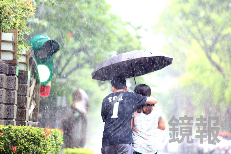 雨還沒下完！明再迎梅雨猛攻　氣象署曝「這天起」端午恐熱爆