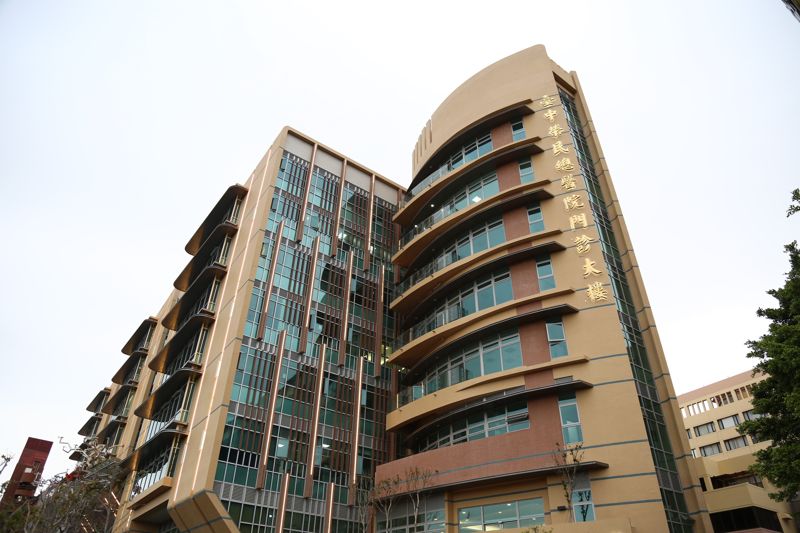 新影片拍到了！台中榮總2名醫「涉讓廠商代刀」　各100萬交保's OG Image