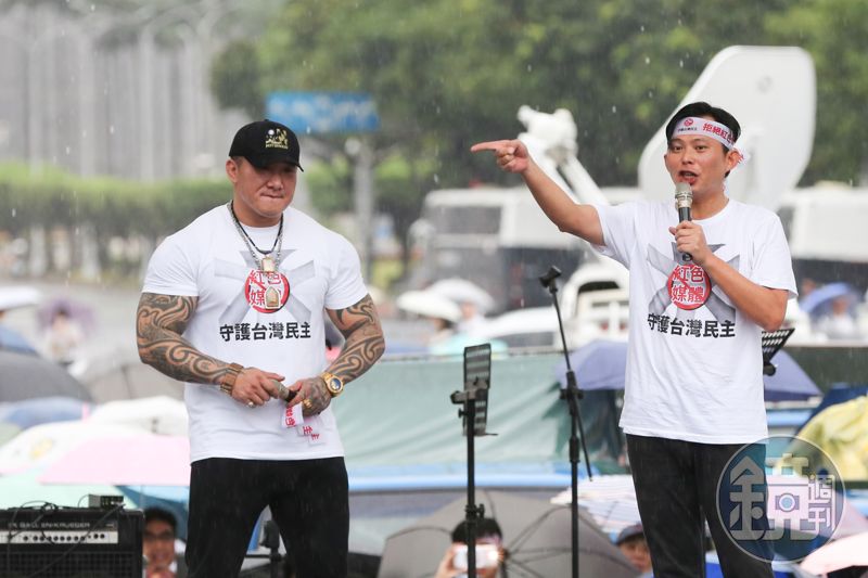 嘆黃國昌、館長變成自己最討厭的人　昔日同台專家：為權力利益背棄信仰很悲哀's story cover image