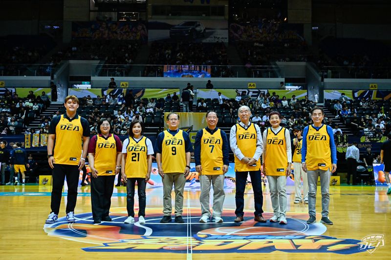 傳承籃球精神　中信特攻邀籃球名人堂開球's story cover image