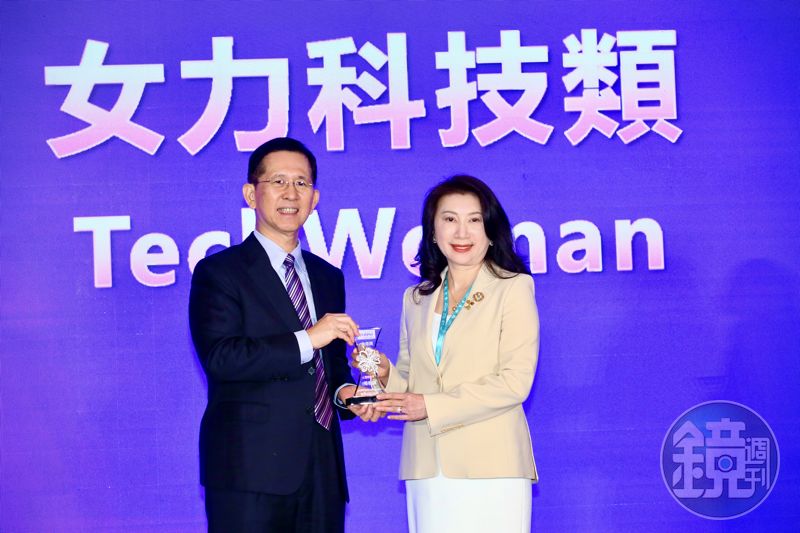 大展女力科技！　鴻海輪值CEO楊秋瑾摘下金漾獎肯定's story cover image