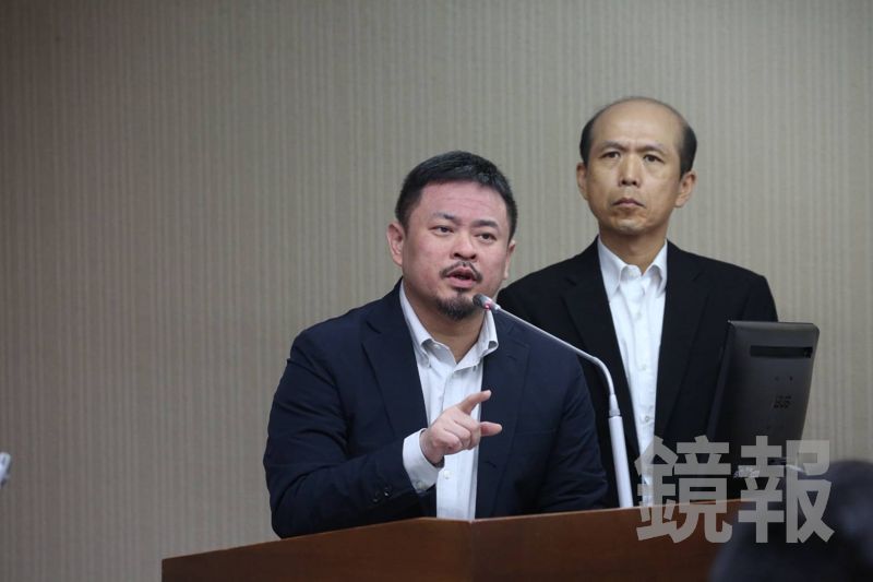 報告曝長榮航過度考核　洪申翰推病假法制化：1年10天內不得不利對待's story cover image