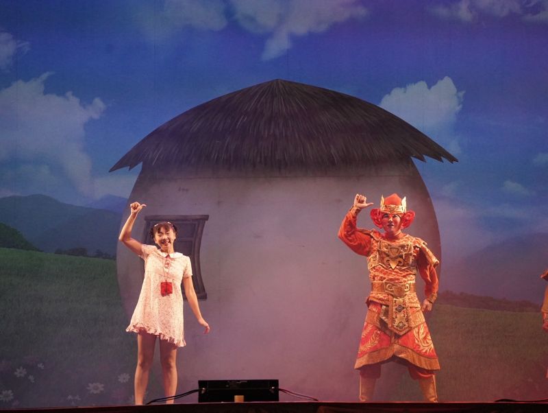陳竹昇、唐美雲聯手加持　紙風車台語版《順風耳的新香爐》南台灣登場's story cover image