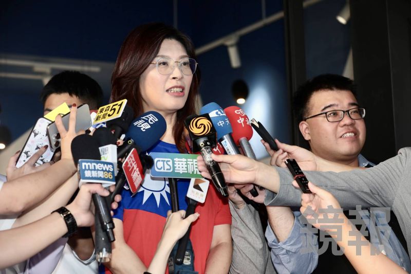 民進黨給鄭麗文「2期盼1提醒」　國民黨小編竟嗆：您哪位？'s OG Image