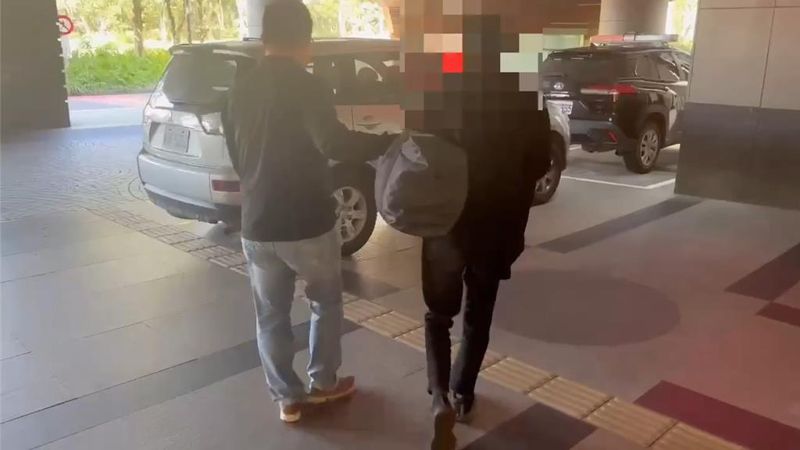 抓到了！北車當街亮10公分水果刀　50歲街友林口落網