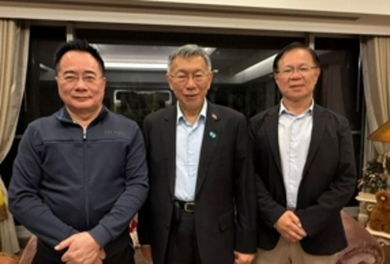 柯案重判／蔡正元明將入監　柯文哲曬合照喊：朋友，保重！