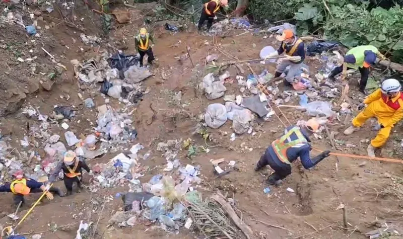 月世界附近又見垃圾山！同樣來自台南　高雄環保局研判：同犯罪集團所為's story cover image