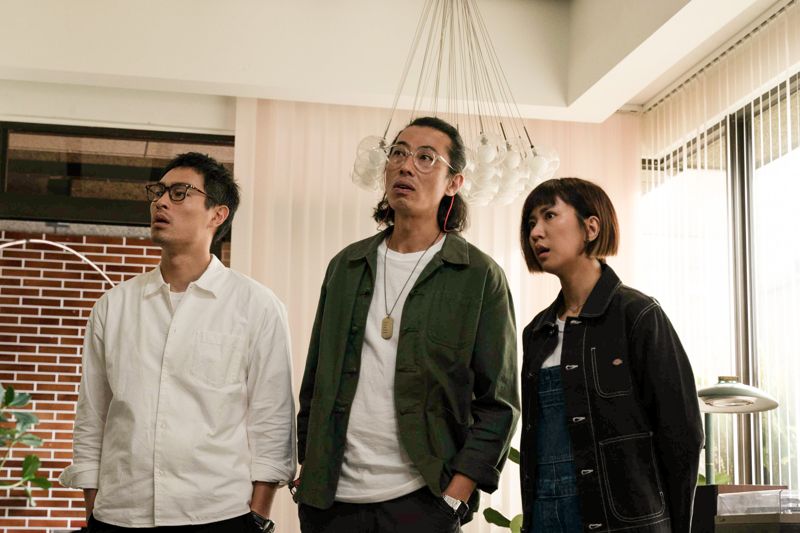 《接著吧！製作人》拍出演藝圈秘辛 9m88狠甩車門　楊祐寧痛到飆罵三字經's story cover image