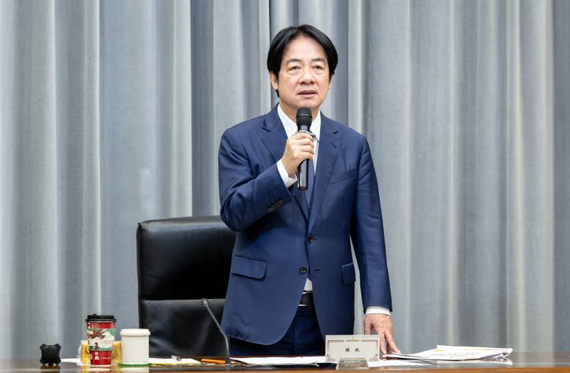 賴清德宣布新增第三類戰鬥加給4千元、義務役比照領！　軍公教明年加薪4%'s story cover image