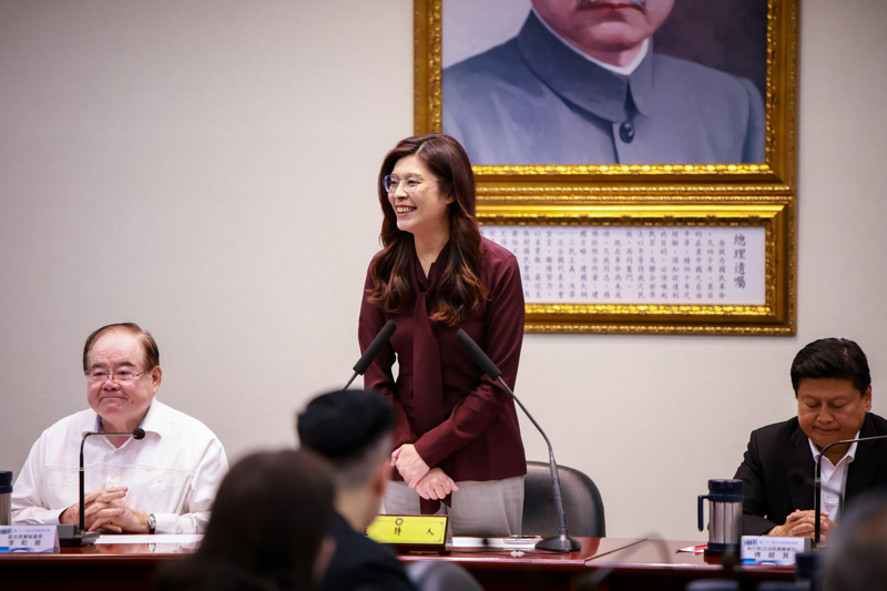 季麟連喊開除韓國瑜黨籍　黨員衝現場嗆「黑箱黨」、鄭麗文吃X