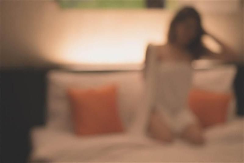 血洗咖啡廳！怒妻50刀猛刺腥夫「斷命根」　幫凶女婿「太孝順」獲緩刑's story cover image