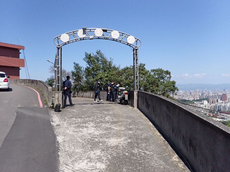 中和烘爐地小年夜傳噩耗！　8旬翁獨自騎車摔邊坡身亡's story cover image