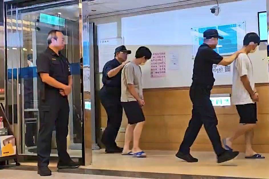 台積電內鬼案2工程師獲准交保　實施科技監控共繳500萬回家過年's story cover image