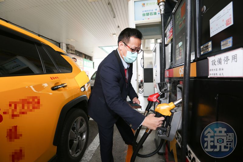 政府發錢了！油錢補助最高6000元　全台9萬輛小黃受惠「1種車不適用」