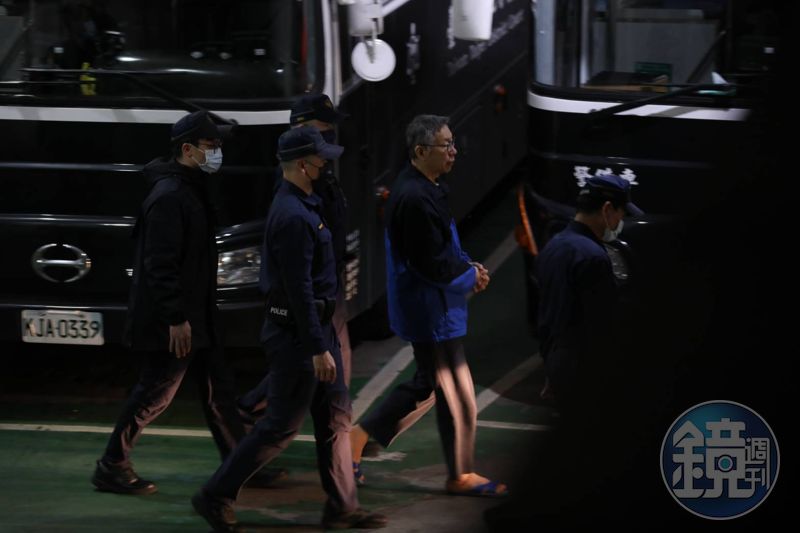 柯文哲控被不雅片威脅！北檢聲請勘驗　民眾黨轟模糊焦點's story cover image