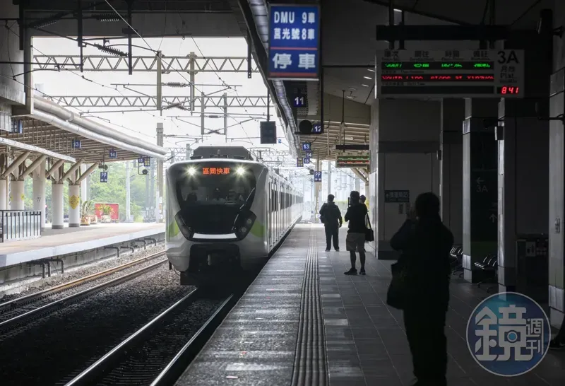 驚！男子台鐵區間車內「揚言殺人」　鐵路警察急逮人移法送辦