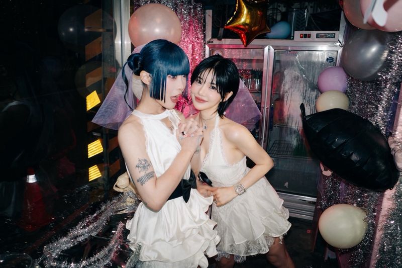 C.Holly結緣DJ SODA 短短四個月閨蜜情急速升溫 
's story cover image