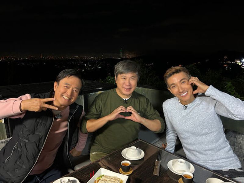 胡瓜自曝健檢肺部出現「毛玻璃」　醫直言：肺腺癌的開始's story cover image