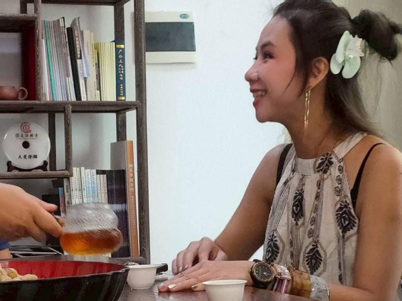 忘年戀不尋常／姜厚任女友「超狂學歷」消失了　蕭彤雯友人證實她是台大畢業's story cover image