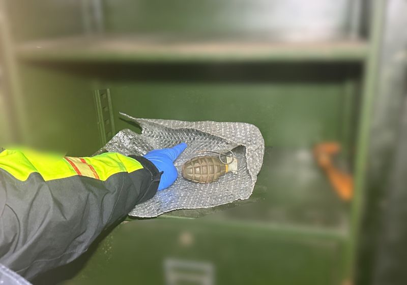 新莊阿嬤整理舊物嚇破膽！木箱驚見「軍規手榴彈」　第六軍團到場鑑定出爐's story cover image