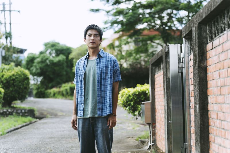 強颱土石流也擋不住　《失樂園》劇組受難記曝光　曾敬驊化身「廢墟少年」拚轉型's story cover image