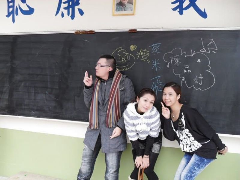 忘年戀不尋常／姜厚任「小24歲女友」再起底　昔日同學曝：角色有點多，名字也很多's story cover image