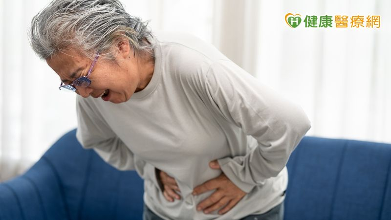 92歲嬤腹痛竟是肝腫瘤破裂　急診醫「第二支聽診器」救回's OG Image