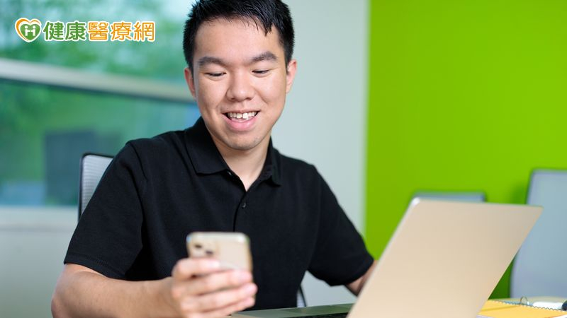 大腦「切換成本」超高！專家：「三層次調節法」重建專注　擺脫訊息轟炸's story cover image