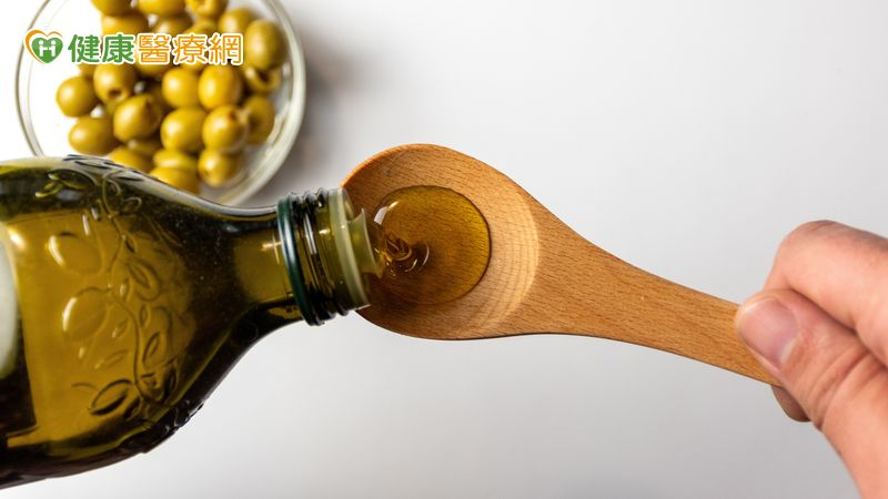 飲食都市傳說：營養師揭密橄欖油高溫禁忌　肉雞激素與黃豆致癌謠言's story cover image