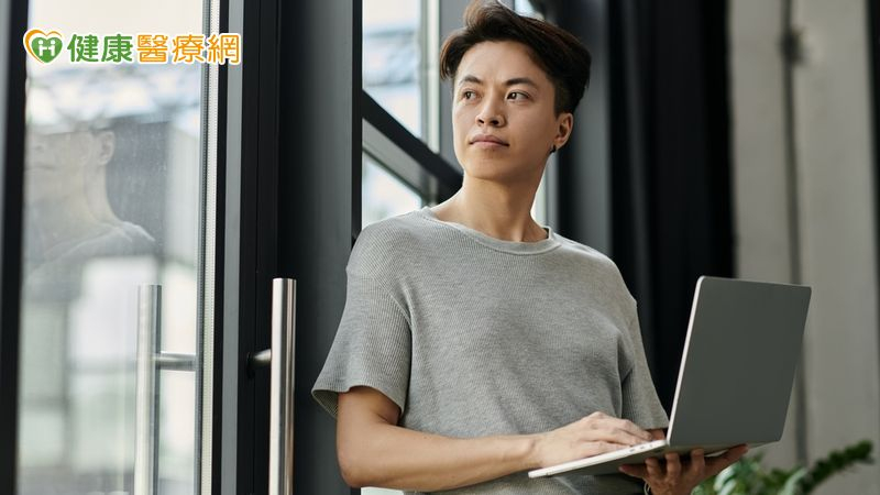 「做自己、專注此刻」真的正確嗎？專家：反而容易做出錯誤決策