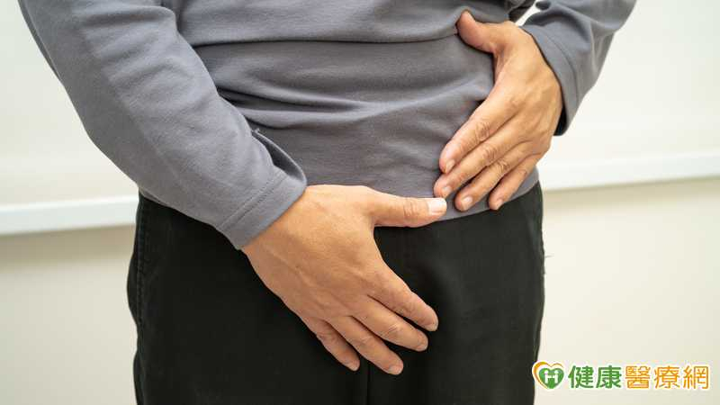 腹部「鼓起一包」別拖　醫：成人疝氣恐腸壞死　治療關鍵一次看's story cover image