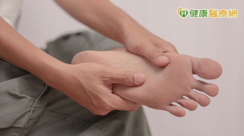 小寒到「吹風機吹腳底」消黑眼圈、促睡眠？　中醫師：關鍵是保暖's story cover image