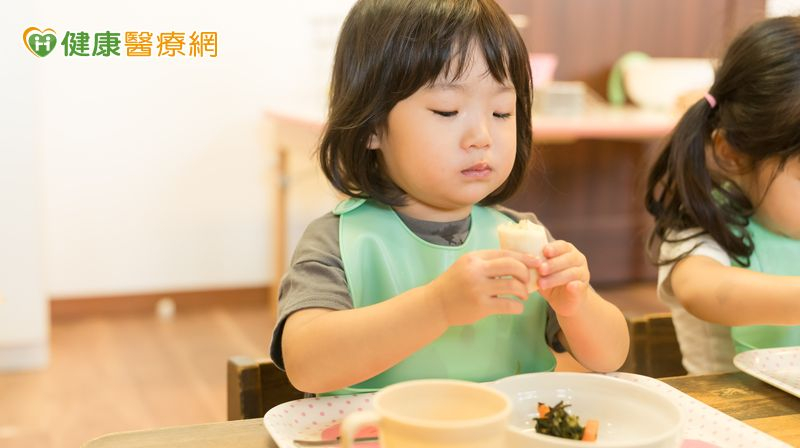 孩子也要先吃菜肉後吃飯？營養師：成長期飲食更應重視「這2點」's story cover image