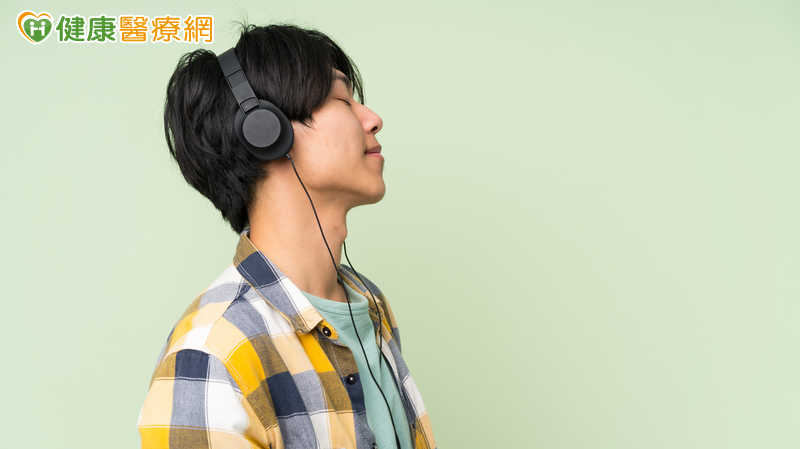 你是愛老歌、老片的「老派青年」嗎？醫：懷舊不奇怪　留意3警訊's story cover image