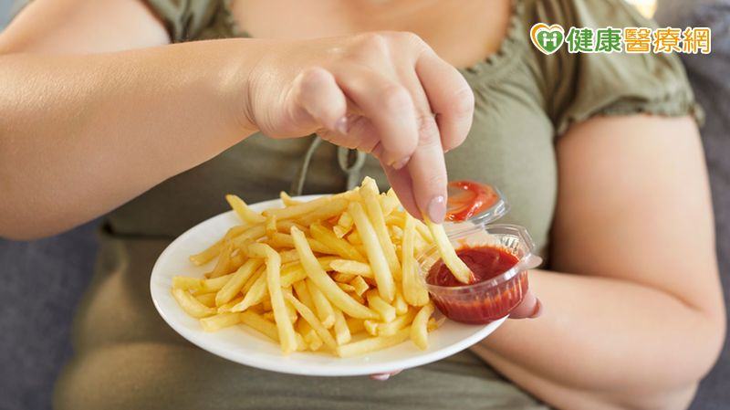 減重如何調整飲食？醫：「薯條改吃半份」不算　挨餓也易失敗's story cover image