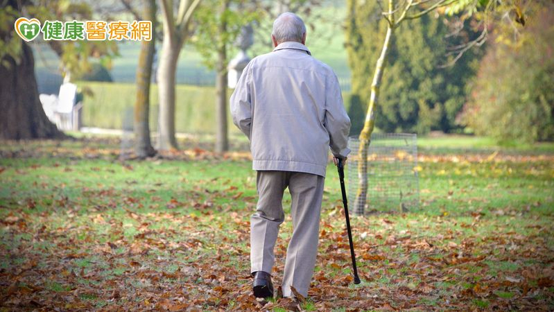 8旬老菸槍走兩步就喘　醫：恐為主動脈瓣膜狹窄警訊's story cover image