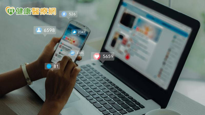 社群變戰場？他每天看社群30分鐘　最後悟出一個道理's story cover image