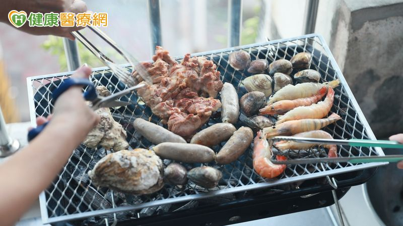 中秋月餅、烤肉怎麼吃？營養師教「3原則」兼顧美味與健康's story cover image