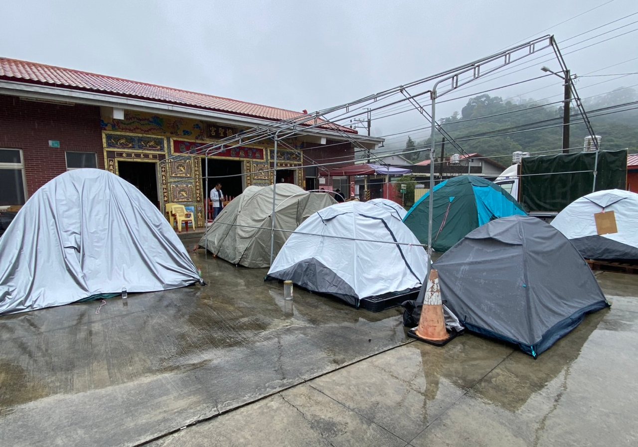 楠西災後01》地震滿月，居民仍露宿帳棚，市府無安置重建方案，災民克難度日's story cover image