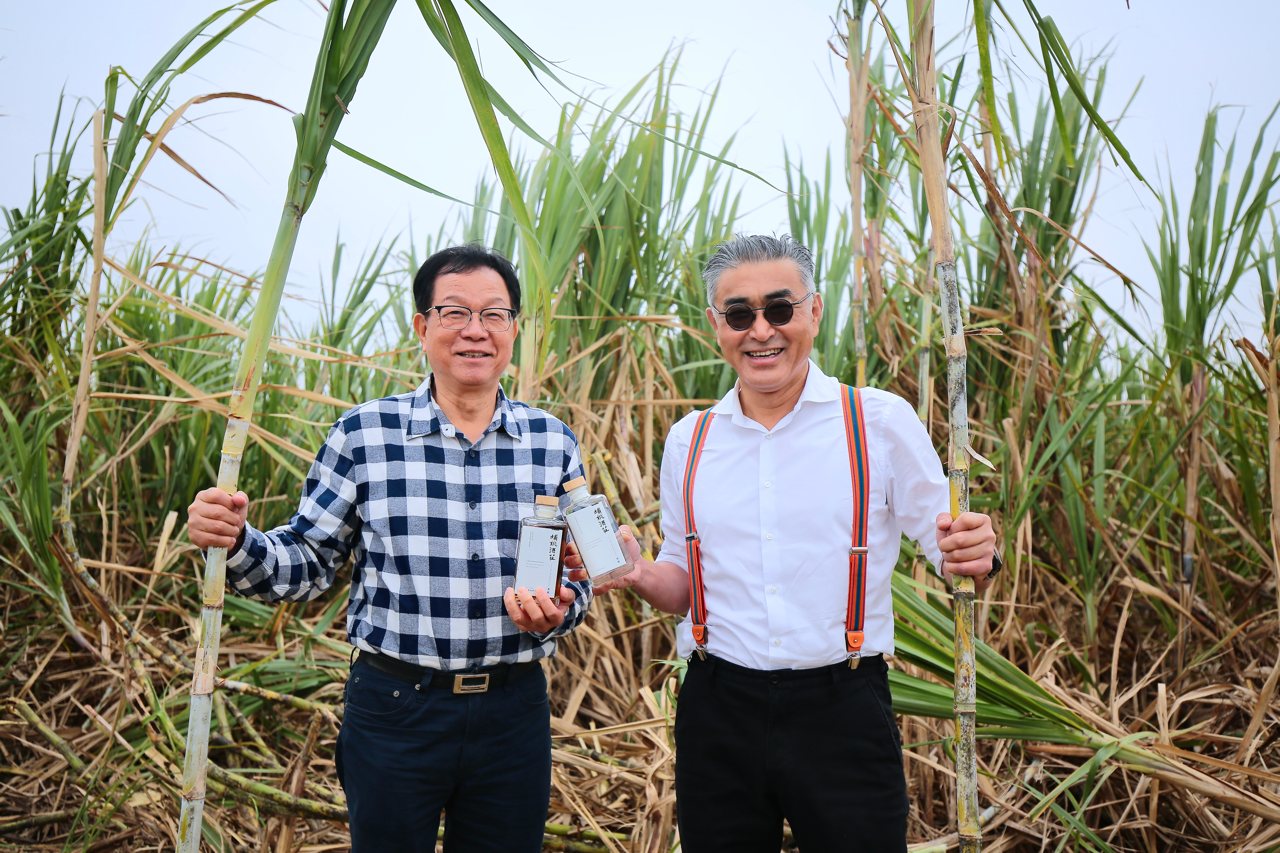 出道即巔峰！陳千浩、台糖攜手以 ROC 24 甘蔗製作蘭姆酒，世界酒類大賽勇奪雙金's story cover image