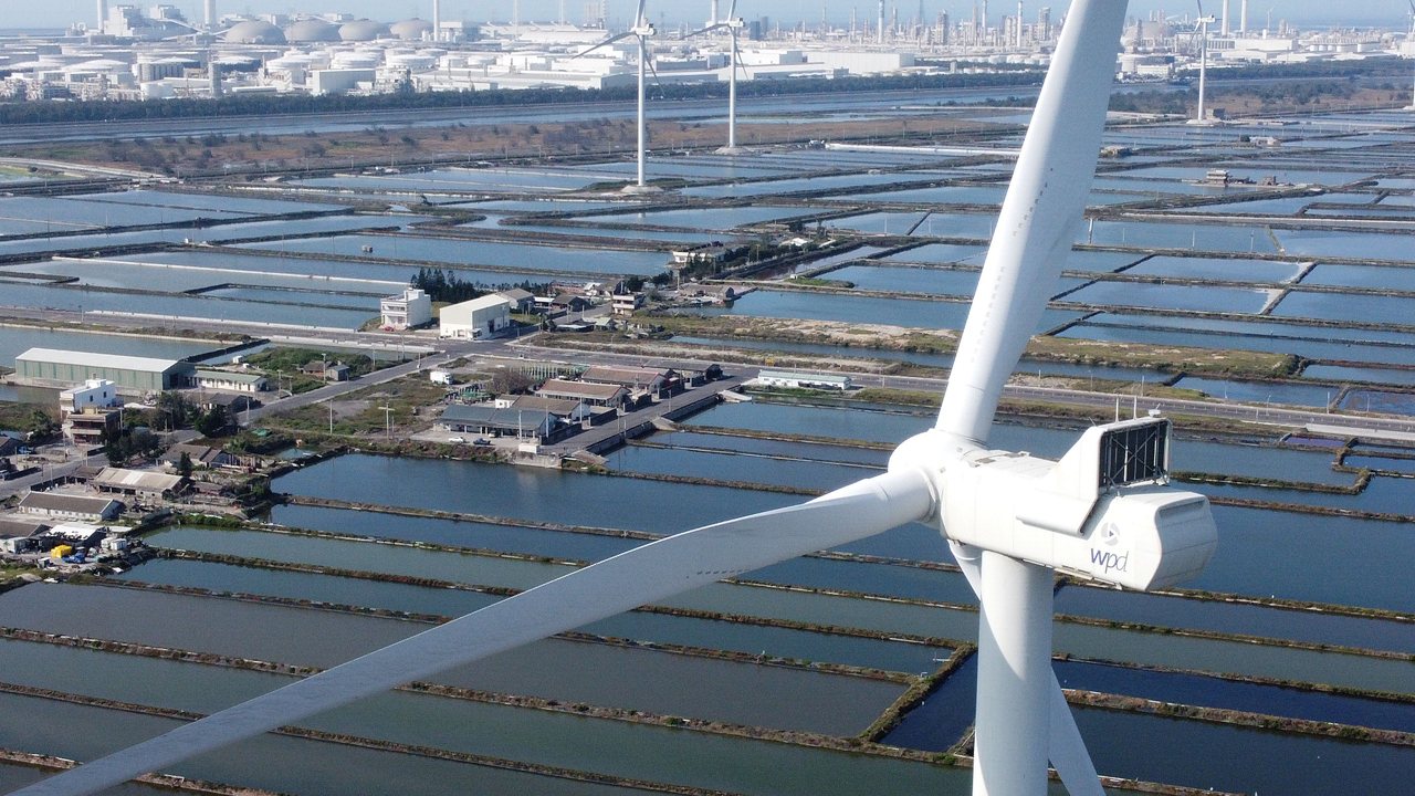 反陸域風機全台浪潮，經濟部政策是否調整？地方：新案應停止開發，爭議舊案需檢討's story cover image