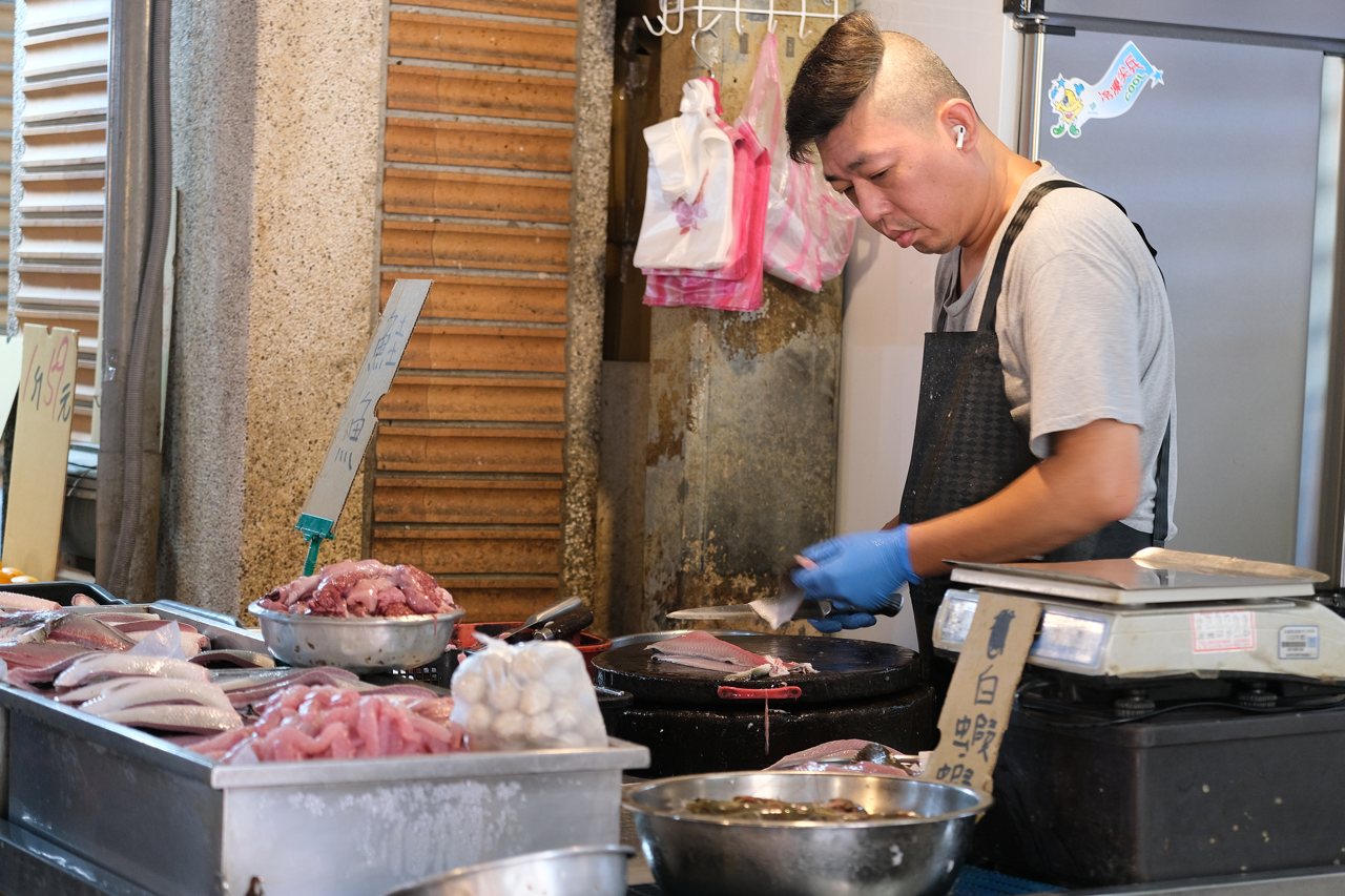 虱目魚價漲不停，銷路跑不動，魚販餐廳反映，再貴只能賣其它海鮮's story cover image